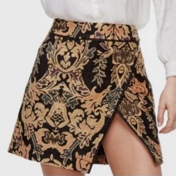 Free People Winter Warrior Brocade Mini Skirt Gold Black Thick Fabric Size 6 - Picture 1 of 12